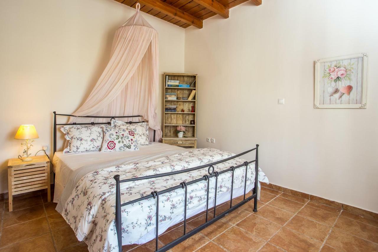 Sunny Countryside Villa - With Private Pool Faliraki Esterno foto